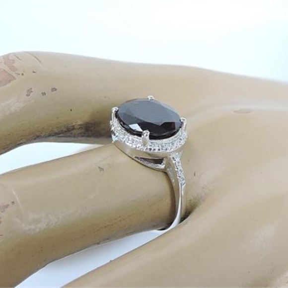 925 Silver Garnet & Diamond Ring - Picture 5 of 6